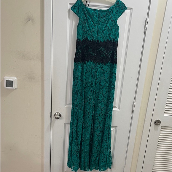 Tadashi shoji Elegant Green Lace Dress sz 10 - Picture 4 of 13